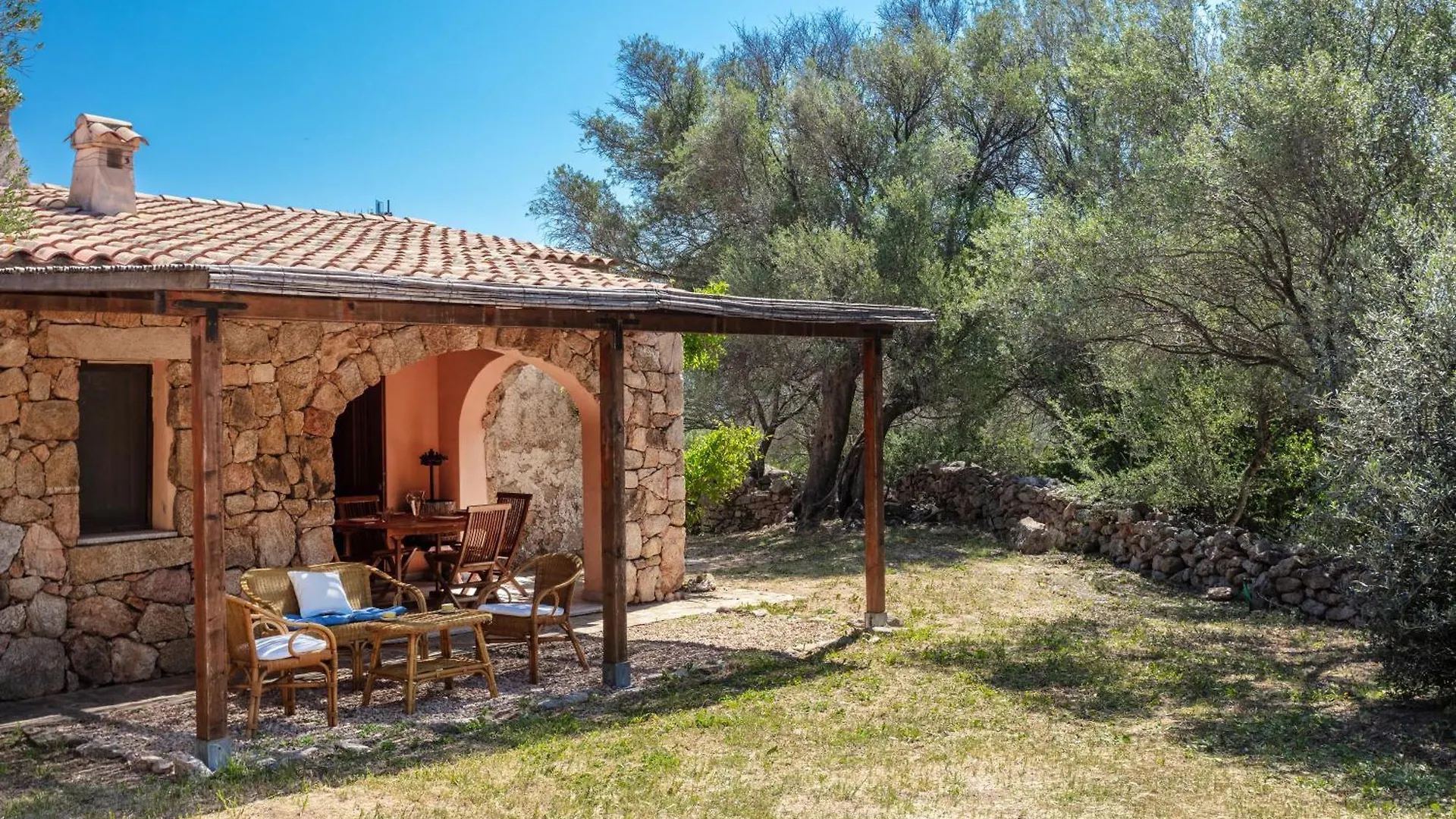 Villa Historic Farm House -Countryside & Sea View- Vila San Teodoro  Itália