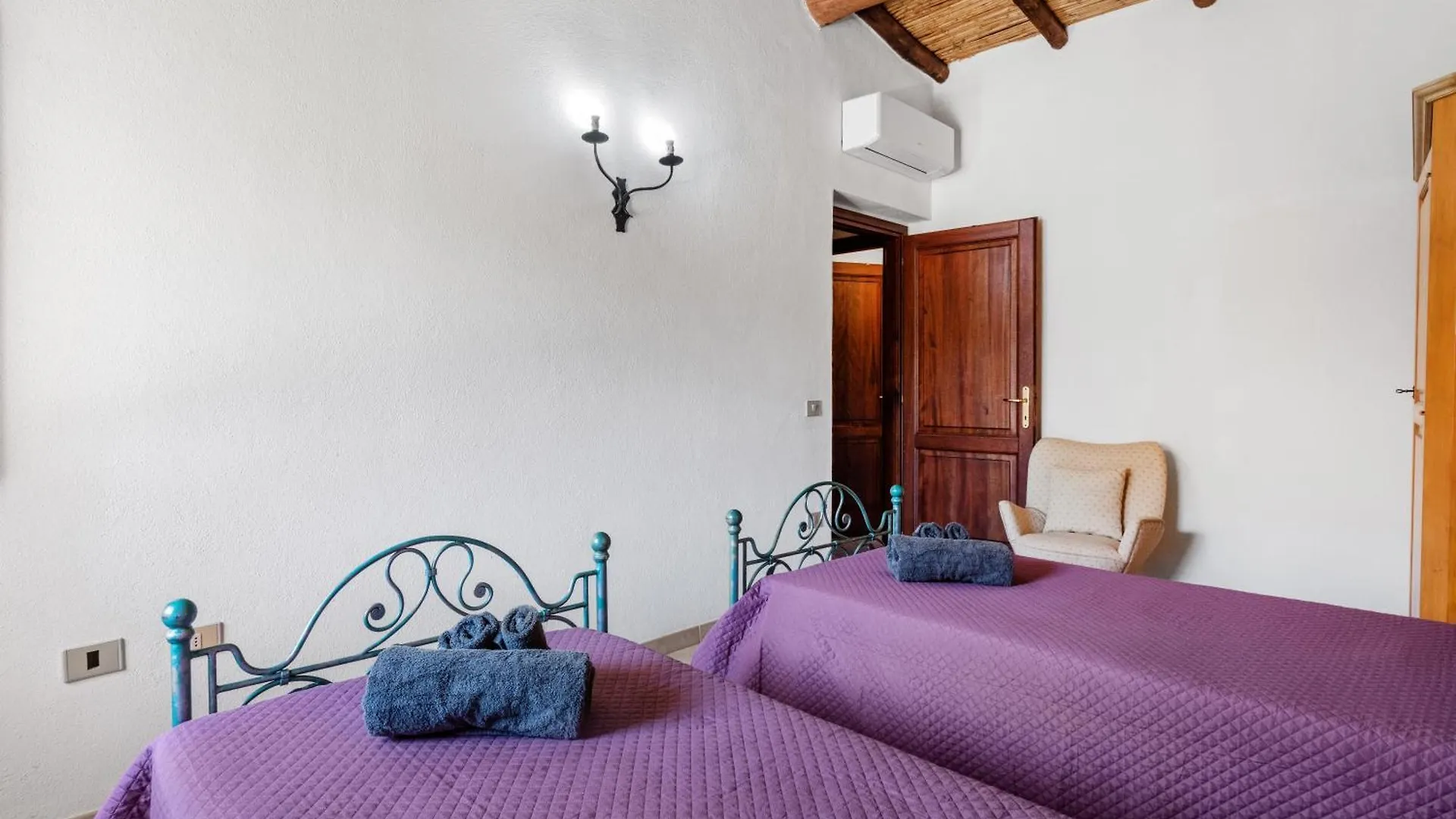 Historic Farm House -Countryside & Sea View- Villa San Teodoro